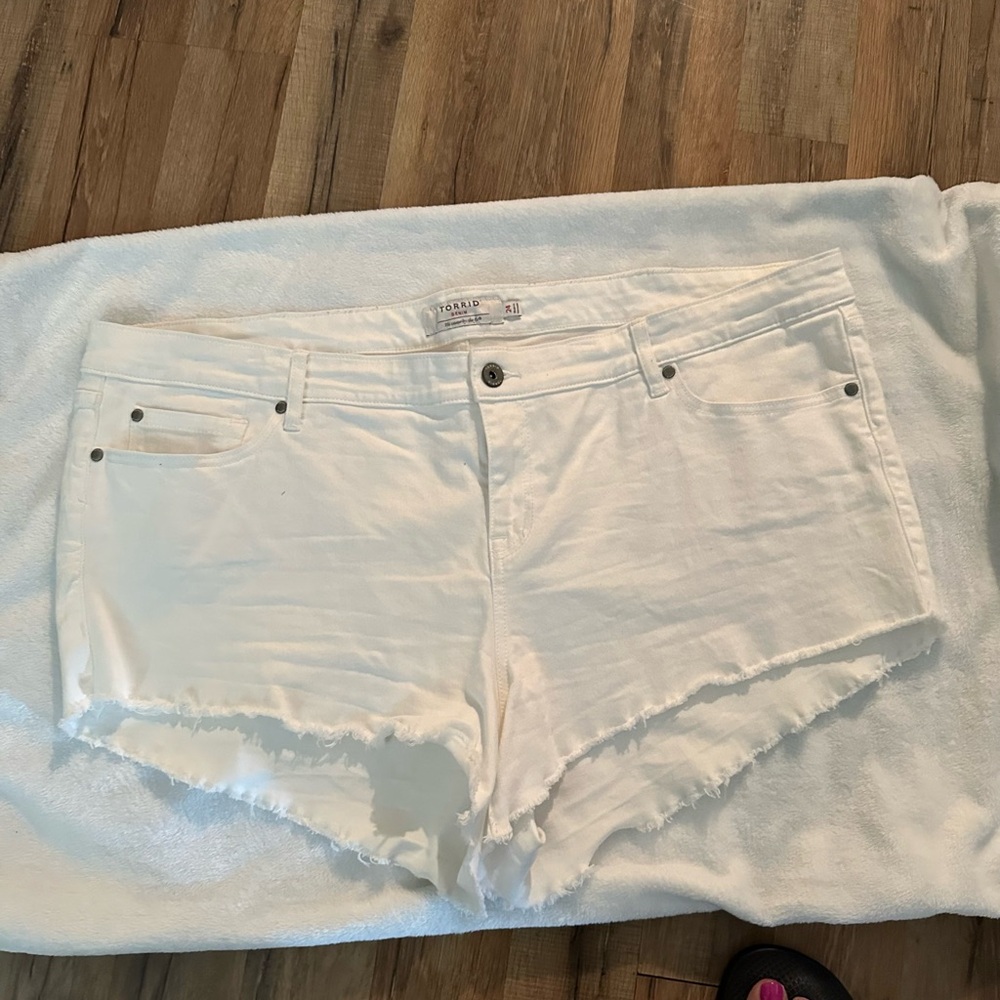 Torrid shorts size 24
